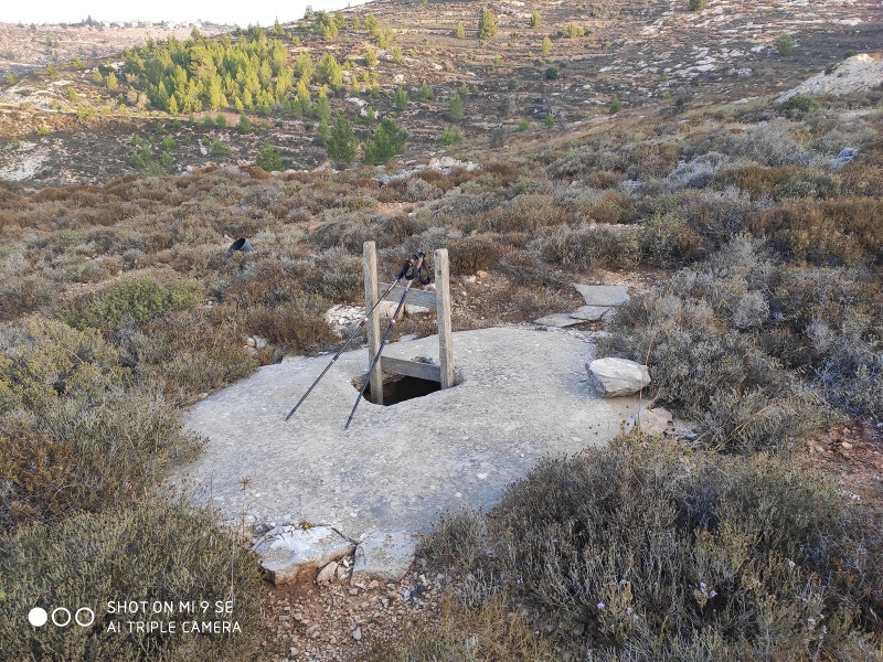 קובץ:בור עם סולם.jpg