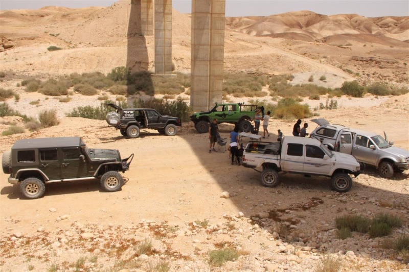 קובץ:גשר הרכבת מקום עם צל.JPG