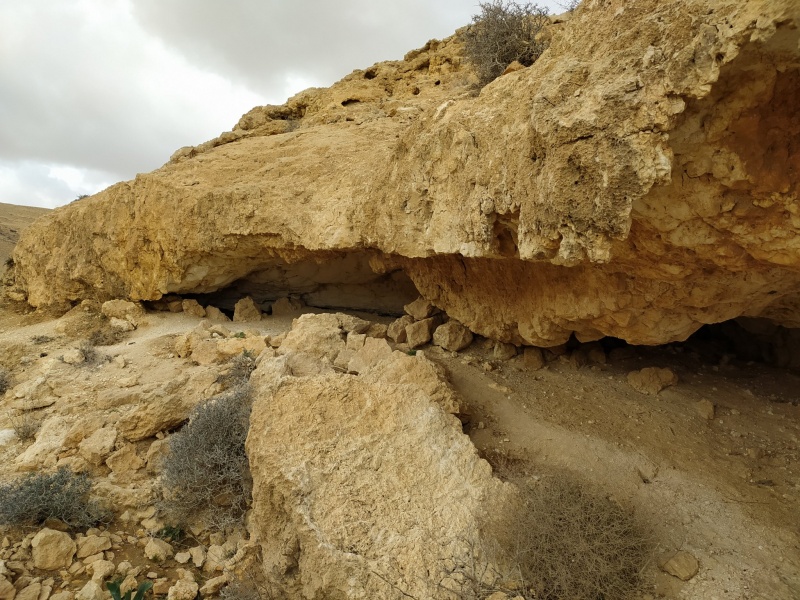 קובץ:כוךשדהחומה.jpg