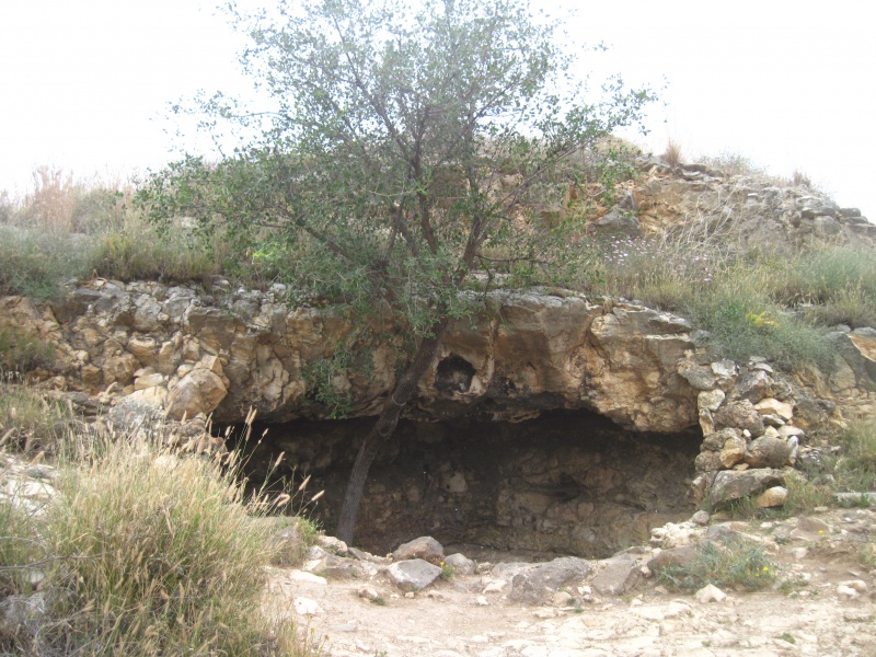 קובץ:מערתנביאיוב.JPG