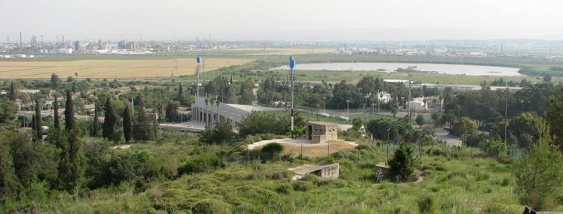 קובץ:1536px-Water pool on Givat Ha'Amadot.JPG