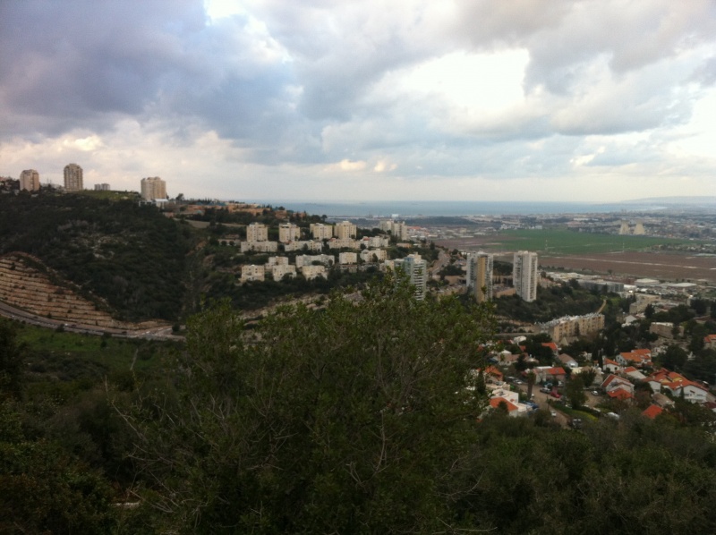 קובץ:2012.03.3-165015.528.iphone.jpg