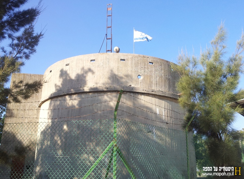 קובץ:Bitzaron water pool.jpg