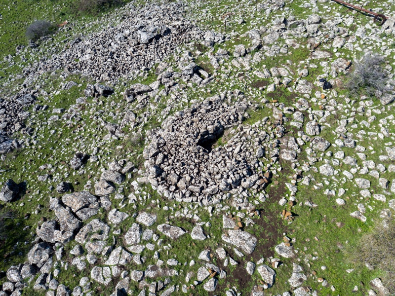 קובץ:Kibbutz Shamir ancient dolmen 5.jpg