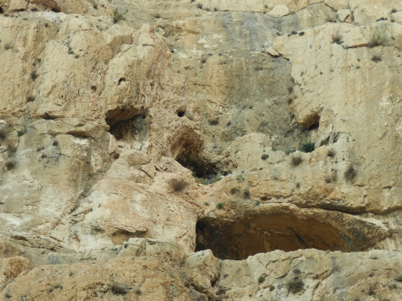 קובץ:MAKUK CAVE.JPG