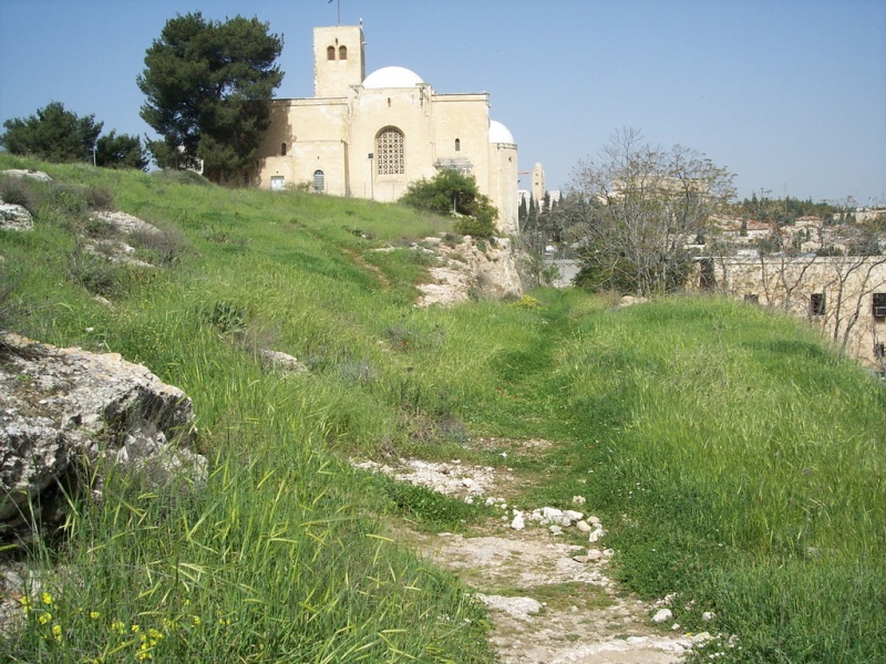 קובץ:Tanach-hill.JPG